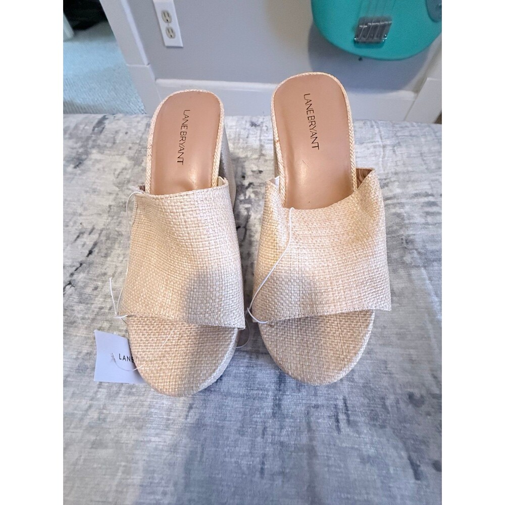 NWT Laney Bryant heels